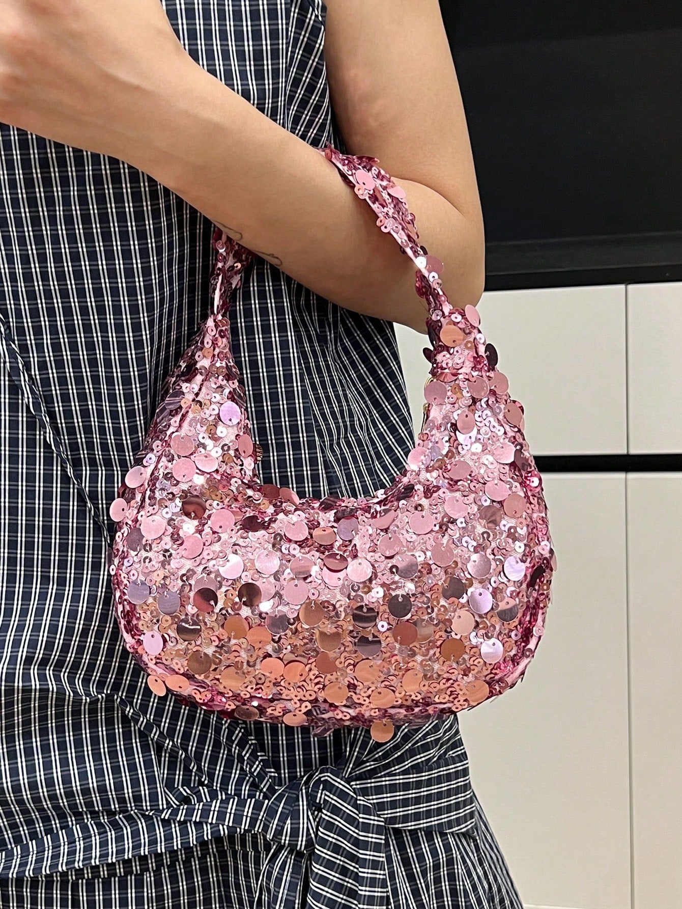 1pc Quilted Zipper Closure PVC Sequin Crescent Handbag