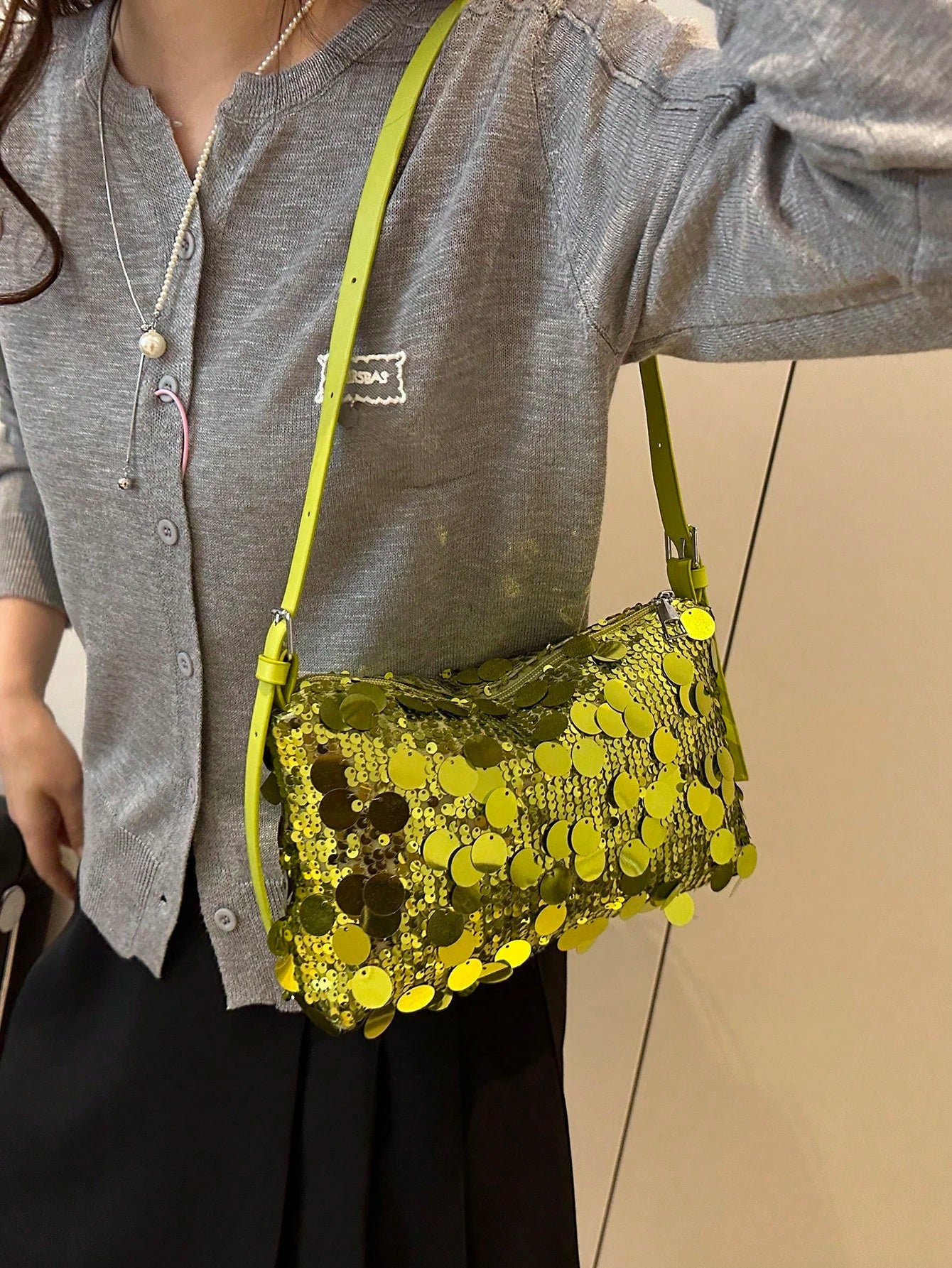 New Fashionable Sequin Handbag With Shoulder Strap, Suitable For Parties